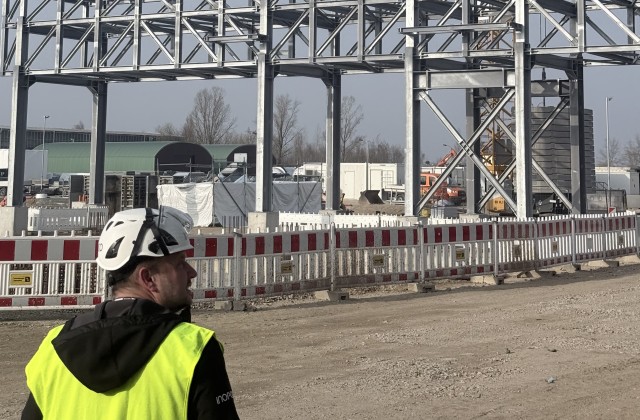 New construction of a production facility in an industrial environment